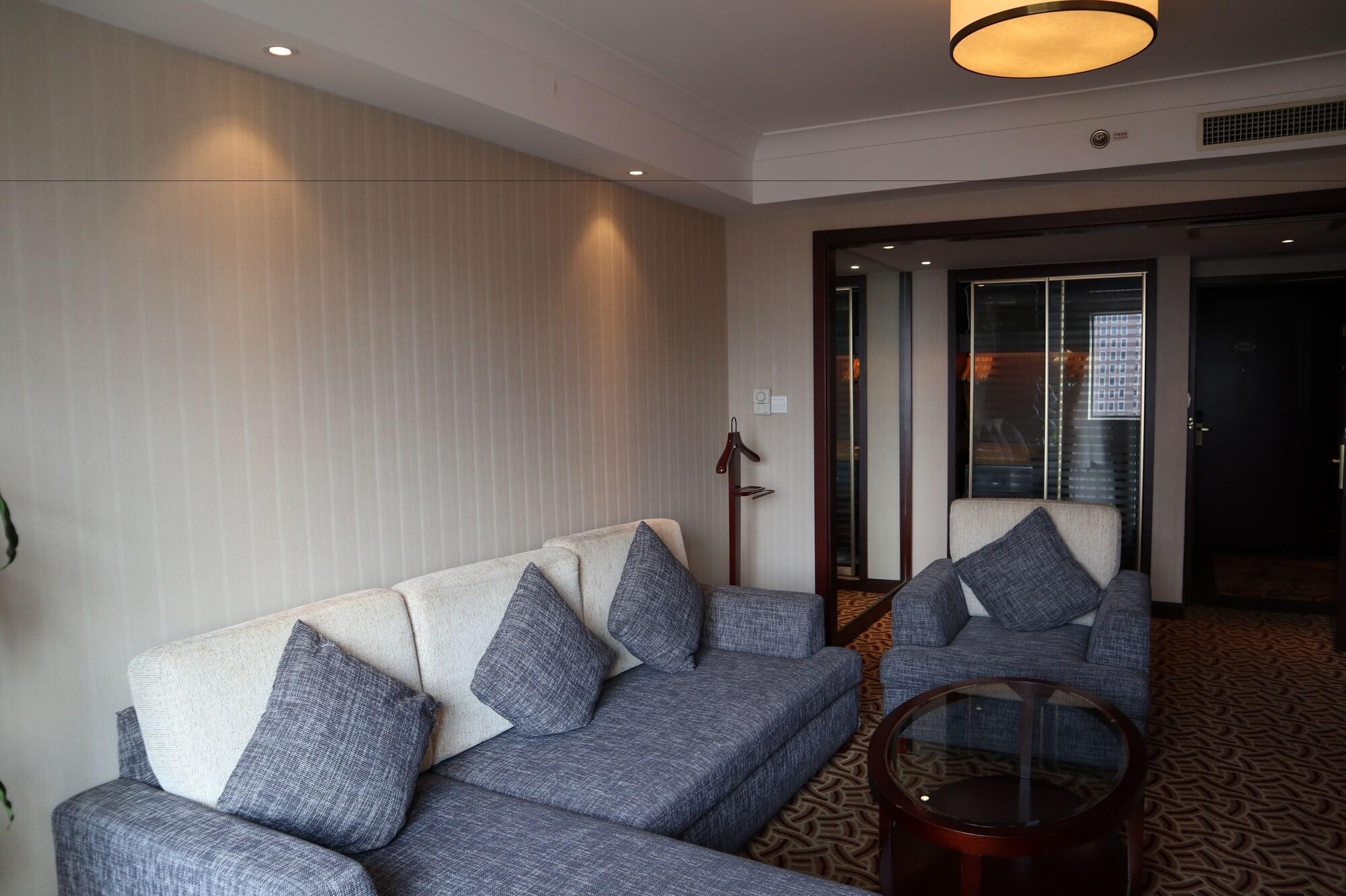 Jianguo Hotel Шанхай Экстерьер фото